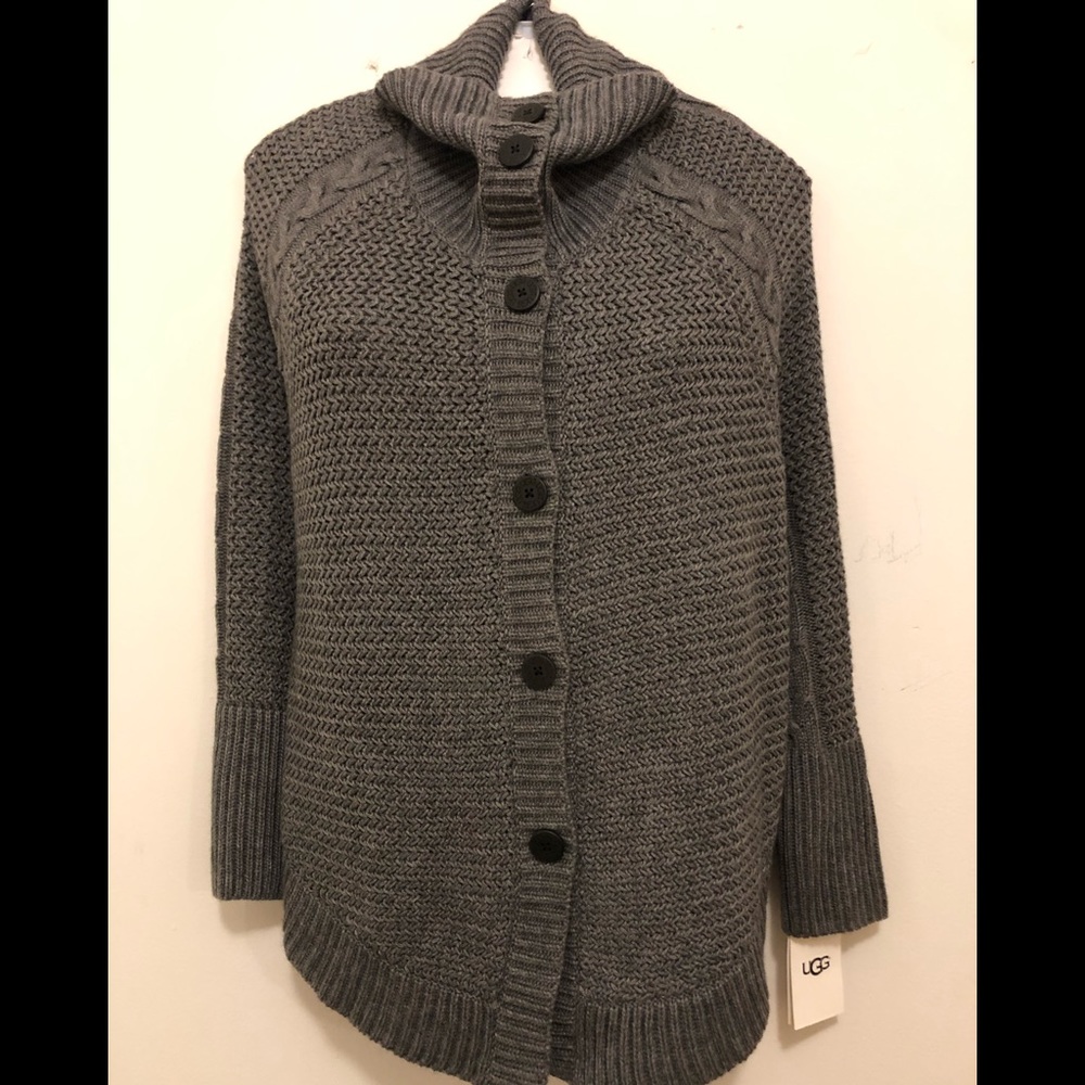 NEW UGGS CARDIGAN
